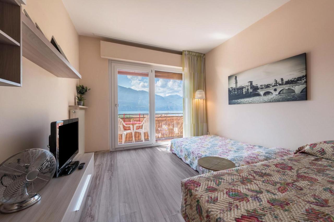 Lake View With Aircon - 5 Minutes From The Beach! ブレンゾーネ エクステリア 写真