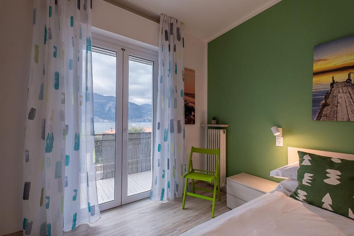 Lake View With Aircon - 5 Minutes From The Beach! ブレンゾーネ エクステリア 写真