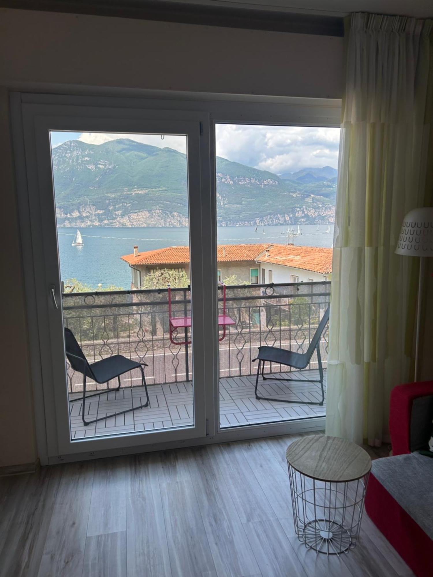 Lake View With Aircon - 5 Minutes From The Beach! ブレンゾーネ エクステリア 写真