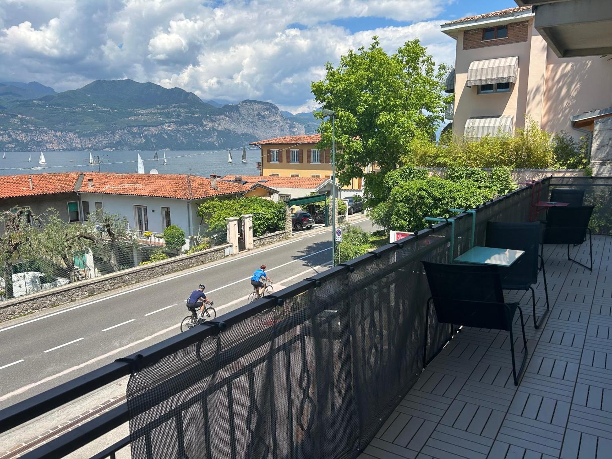 Lake View With Aircon - 5 Minutes From The Beach! ブレンゾーネ エクステリア 写真