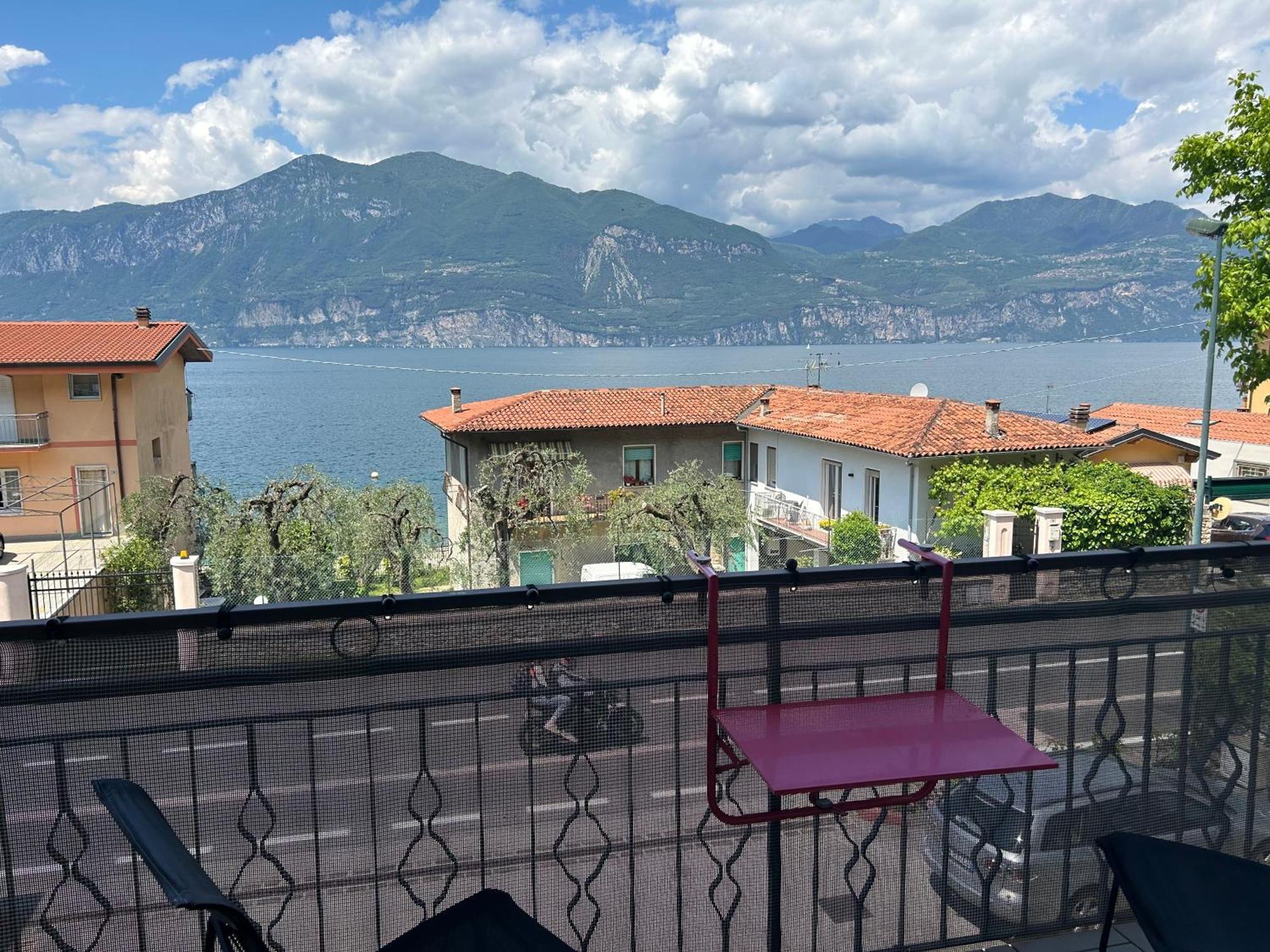 Lake View With Aircon - 5 Minutes From The Beach! ブレンゾーネ エクステリア 写真